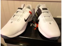tiger woods golf cleats